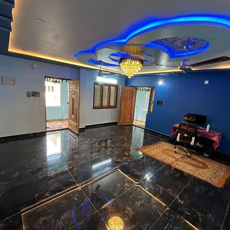 Sri Datta Kukkuteswara Nilayam Pithapuram Bagian luar foto