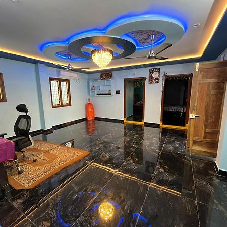 Sri Datta Kukkuteswara Nilayam Pithapuram Bagian luar foto